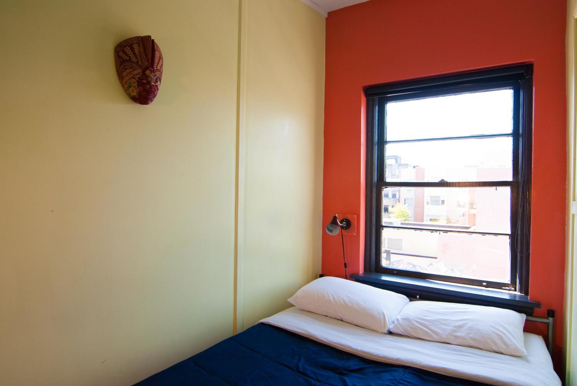Ocean Island Inn | Backpackers | Suites Victoria Bilik gambar